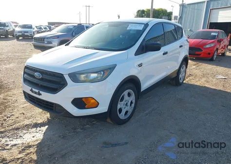 2018 Ford Escape S z USA, uszkodzony, nr VIN 1FMCU0F73JUA54811
